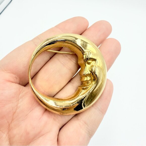 Vintage Crescent Moon Shape Gold Tone Moon Man Face Brooch - Picture 3 of 6